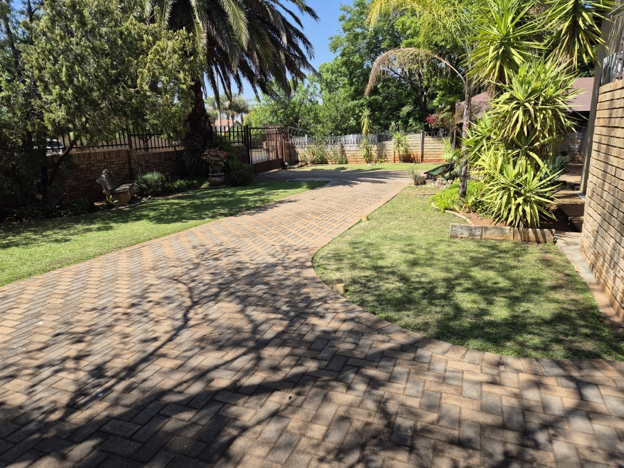 4 Bedroom Property for Sale in Wilkoppies North West